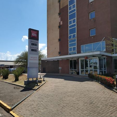 Hotel Ibis ลินส์ ภายนอก รูปภาพ